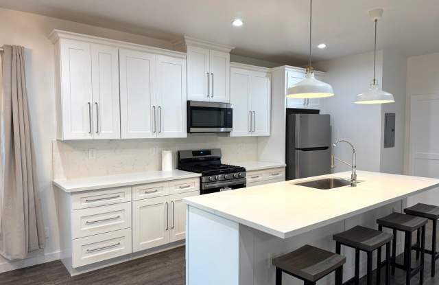 Renovated 3 bedroom 2 Bath house! photos photos