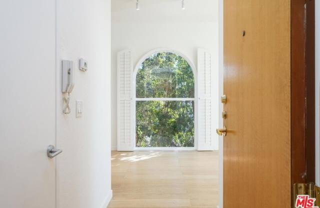 1653 Micheltorena St - 1653 Micheltorena Street, Los Angeles, CA 90026