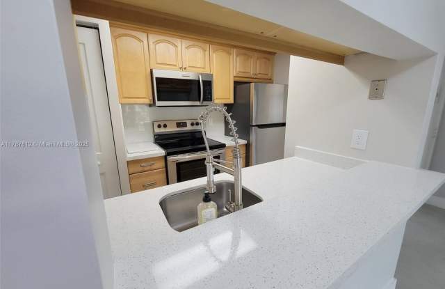 9728 Hammocks Blvd photos photos