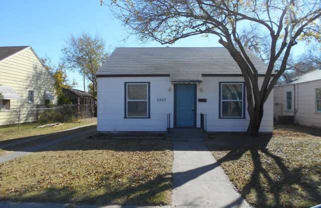 2207 26th Street photos photos