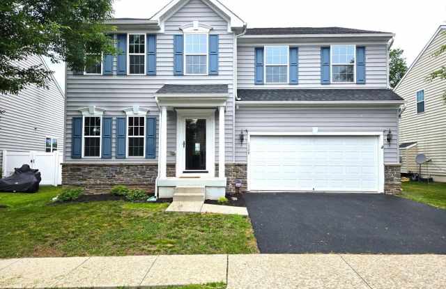 1340 QUAKERS Way Gallery 1