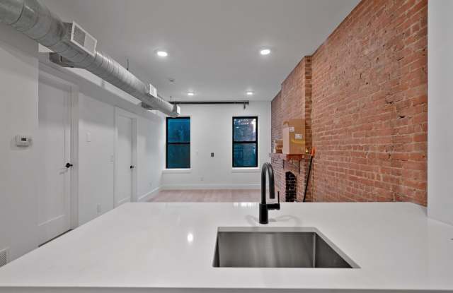 221 WASHINGTON ST Gallery 4