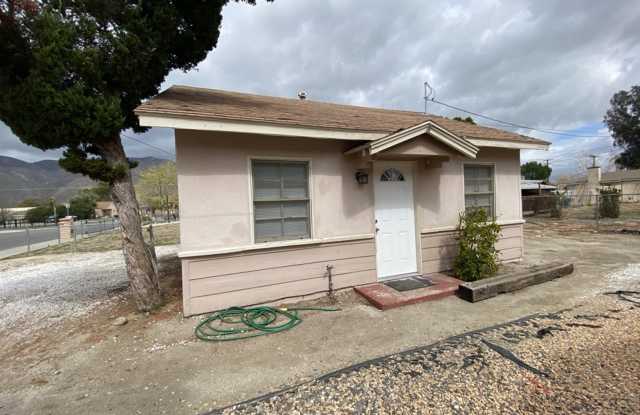 1+ 1 Bed 1 Bath Cottage in San Jacinto $1395.00 photos photos