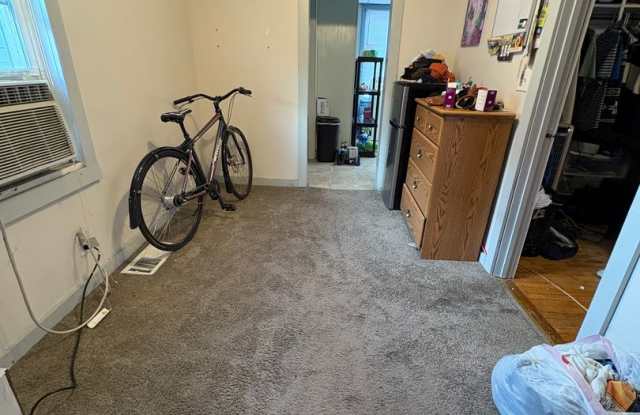 Affordable 2 Bedroom Lower Apartment Near Western Tech Gallery 3