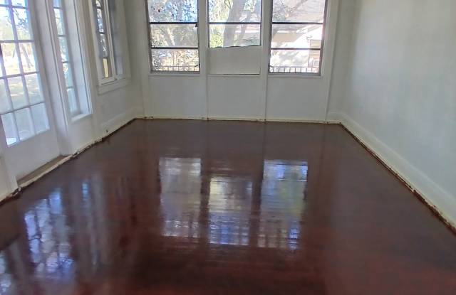 428 E Johnson Ave photos photos