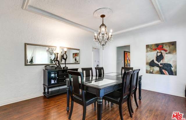 139 S Rexford Dr Gallery 4