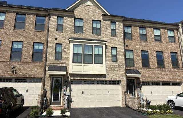 13826 RIDGEVIEW Court Gallery 1
