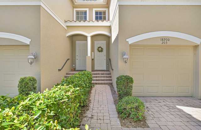 NOW AVAILABLE - UNFURNISHED Townhome - 3/2 in Shadow Wood! Gallery 3