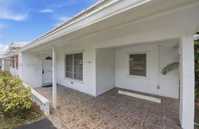 4305 NW 1 TER Gallery 4