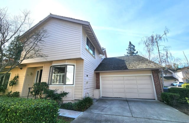 13 Chateau Drive - 13 Chateau Drive, Menlo Park, CA 94025