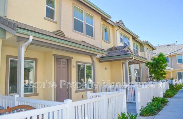313 HARBOR BREEZE DR photos photos