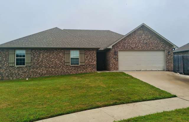 Beautiful 4-Bedroom Home in Gentry Gallery 1