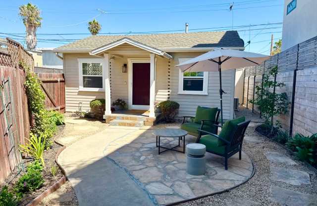 Charming Stand-Alone Cottage in University Heights (NOT FURNISHED) photos photos Charming Stand-Alone Cottage in University Heights (NOT FURNISHED) photos photos