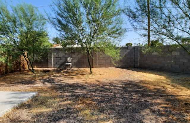 1804 W Roma Ave. - Guest House Gallery 2
