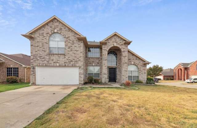 2447 Ranchview Dr - 2447 Ranchview Drive, Grand Prairie, TX 75052