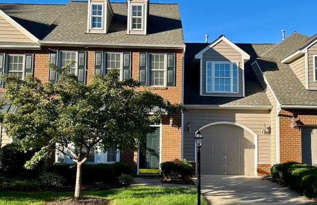 Charming 1st floor primary BR Townhome in Terraces at Swift Creek! Freshly painted, new carpet/vinyl - 5104 Terrace Arbor Circle, Brandermill, VA 23112 Charming 1st floor primary BR Townhome in Terraces at Swift Creek! Freshly painted, new carpet/vinyl - 5104 Terrace Arbor Circle, Brandermill, VA 23112