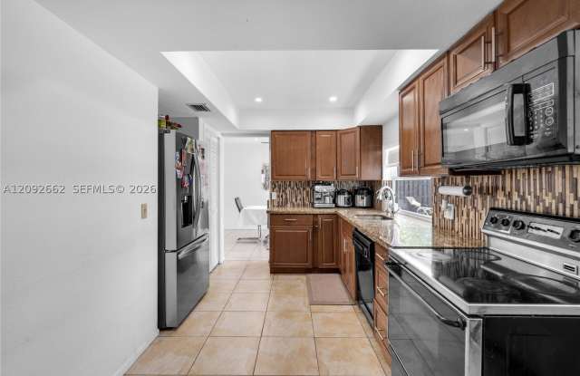 11911 NW 32nd Mnr Gallery 1
