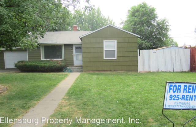 704 E Hobert Ave - 704 Hobert Avenue, Ellensburg, WA 98926