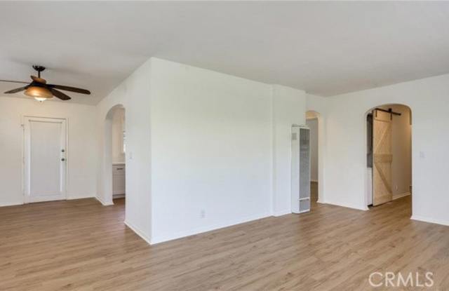 313 Venice Way Gallery 2