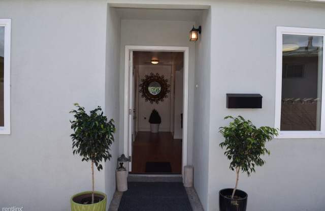 1588 1/2 W. 36th Street - 1588 1/2 W 36th St, Los Angeles, CA 90018