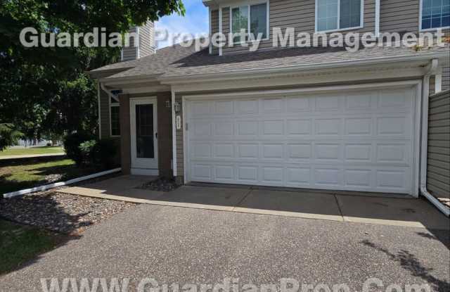 Plymouth Town Home, loft and private patio, master walk-in closet, Available Now! photos photos