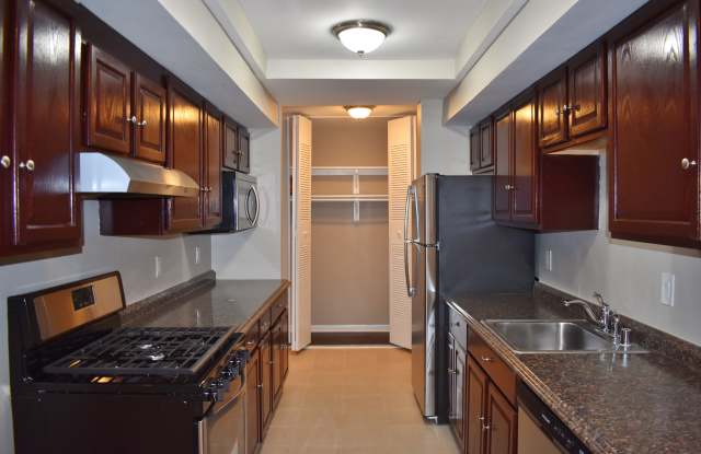 10246 Prince Pl Apt T4 Gallery 2