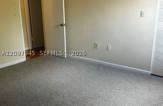 291 W Park Dr Gallery 4