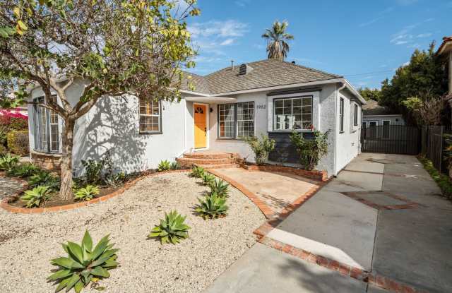 Gorgeous Home in Faircrest Heights! photos photos