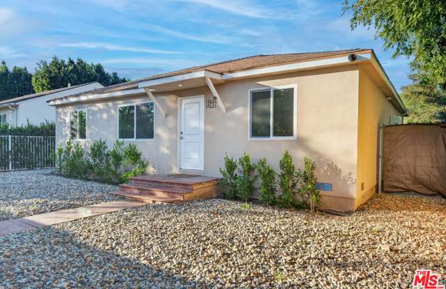 17623 Burbank Boulevard photos photos