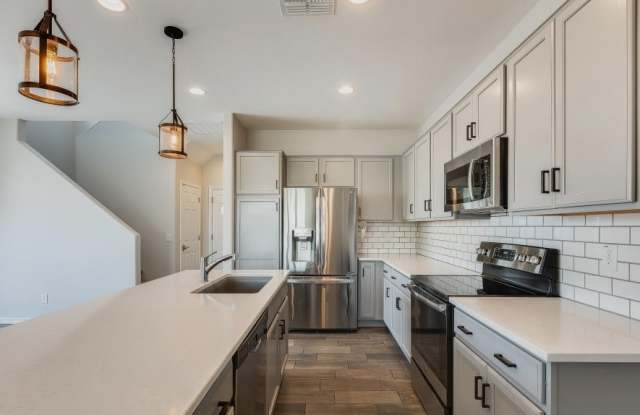 1640 S 82nd Pl Gallery 4