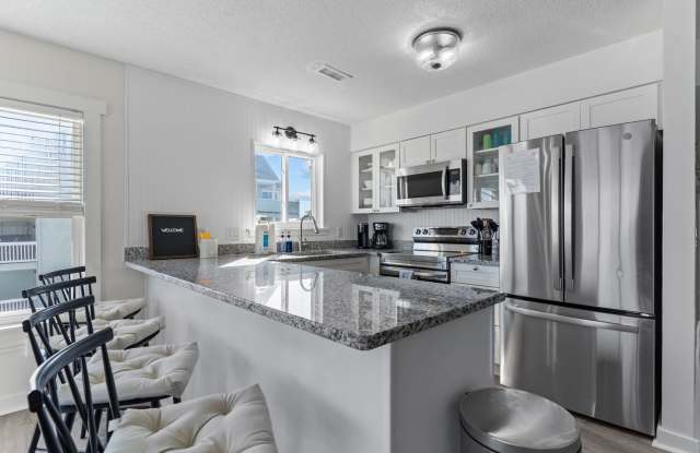 Oceanfront Furnished Condo | Carolina Beach North End | Mid-Term & Extended Stays Gallery 3