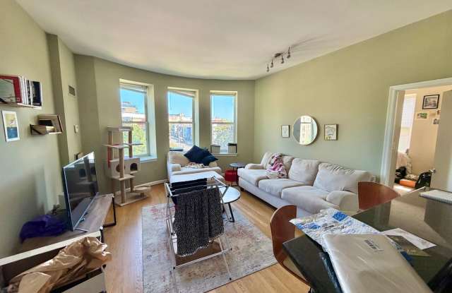 Prime Location! Fabulous 2 bed 2 bath along the U Street Corridor at 16th St NW Gallery 3