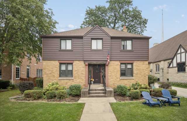 203 S Lincoln Avenue Gallery 1