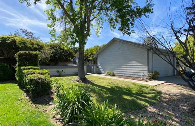 Charming 3 Bedroom, 2 Bath Home in San Marcos – Spacious Backyard! photos photos