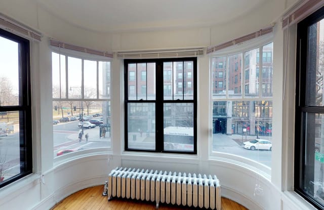 5300-5308 S. Hyde Park Boulevard Gallery 3