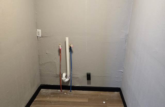 2605 West 18th Street Gallery 4