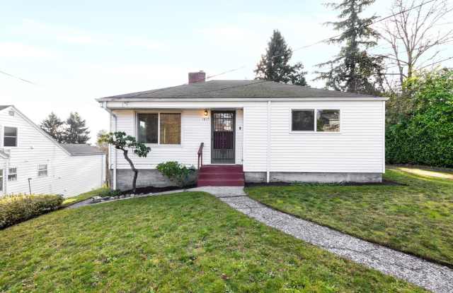 Updated 3 Bedroom Northgate Home with Attached Garage photos photos