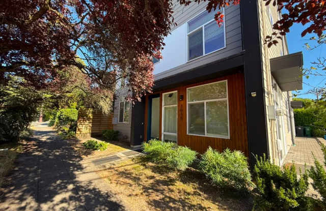 Fully Furnished - 9 Bed 3 Bath U-District Home! photos photos Fully Furnished - 9 Bed 3 Bath U-District Home! photos photos