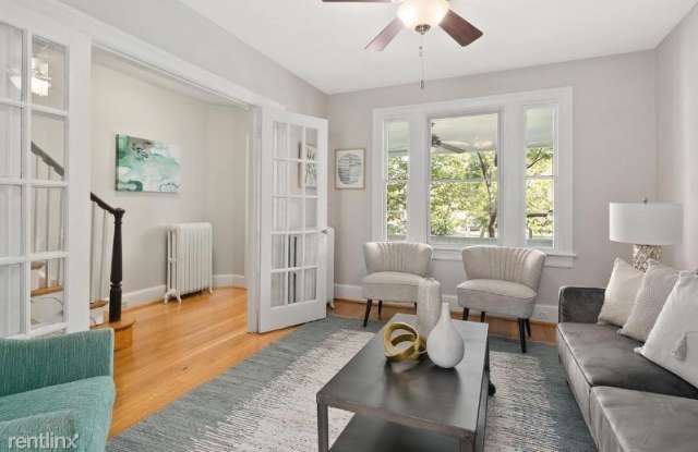 1826 A St SE Gallery 2