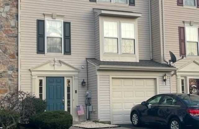 4046 Clubhouse Court - 4046 Clubhouse Court, Lehigh County, PA 18034