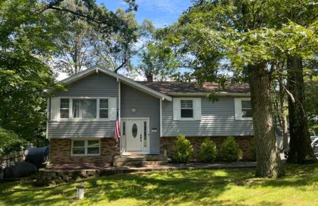 107 Conklin Ave photos photos