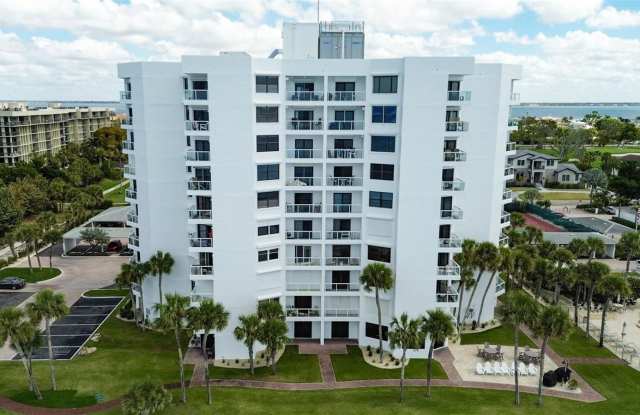 1050 LONGBOAT CLUB Road Gallery 3