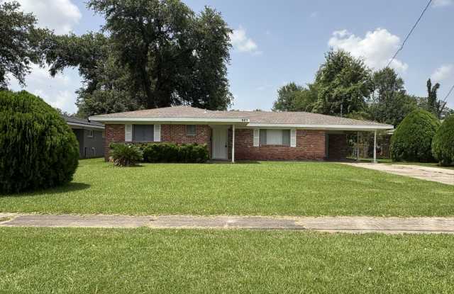 905 McCall St - 905 McCall Street, Lake Charles, LA 70607