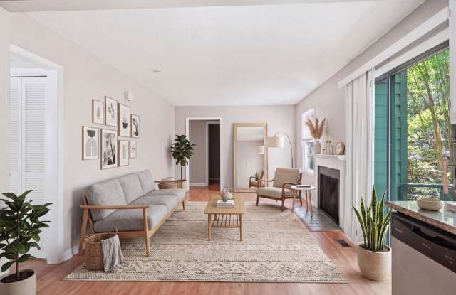 End-Unit 3BR Townhome • 2-Car Garage • Loft • The Meadows, Chapel Hill Gallery 1