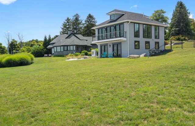 1058 East Shore Road Gallery 3