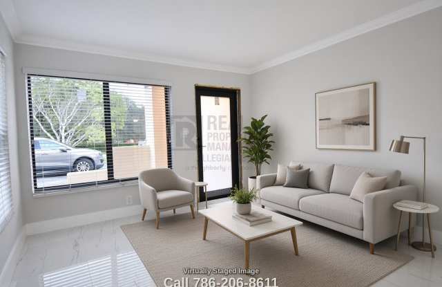 Fully Renovated 2-Bed, 2.5-Bath Townhome with Impact Windows & New Appliances Gallery 4