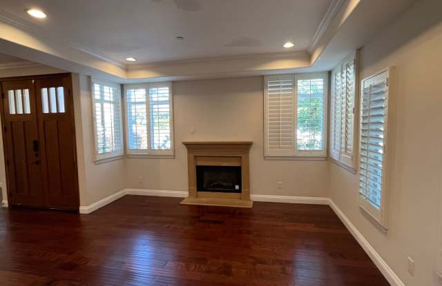 Beautiful Four Bedroom Townhouse in Pasadena Gallery 3