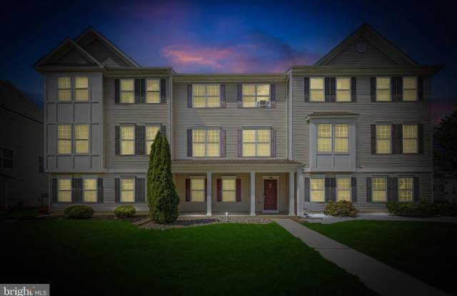 29 MOUNTIE LANE photos photos