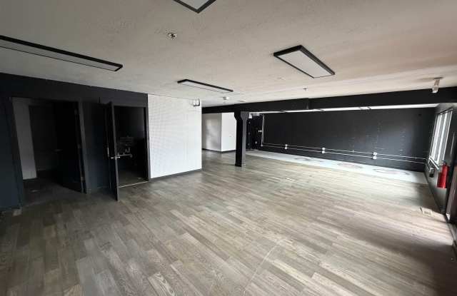 1708 W University Avenue Gallery 3