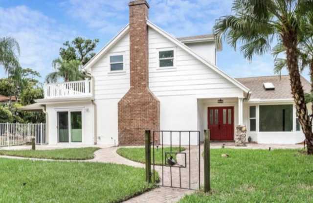 1000 SW 19th St. Gallery 1